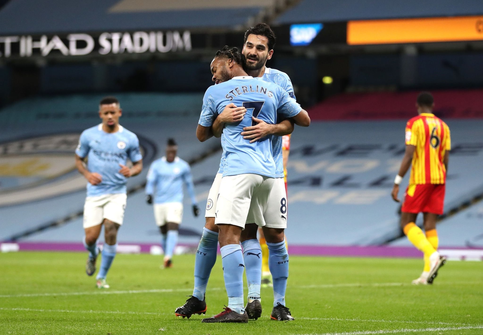 始终按照自 始终按照自